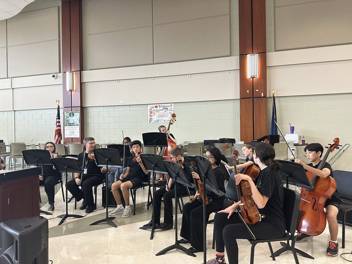 mgmgators's tweet photo. Camp Chomp and Parent University tonight to welcome all new families to MGM! Great turnout! Thank you band and orchestra for the music! https://t.co/3Qr6WhGPx2