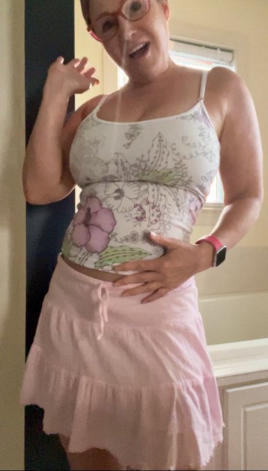 Goofing off.  You should be on my snap chat.   Watering stuff round here, shower, and werk.  See ya for<a href="/tag/smile"class="tags"><span>#smile</span></a><a href="/tag/car"class="tags"><span>#car</span></a><a href="/tag/happy"class="tags"><span>#happy</span></a><a href="/tag/saturdayvibes"class="tags"><span>#saturdayvibes</span></a>