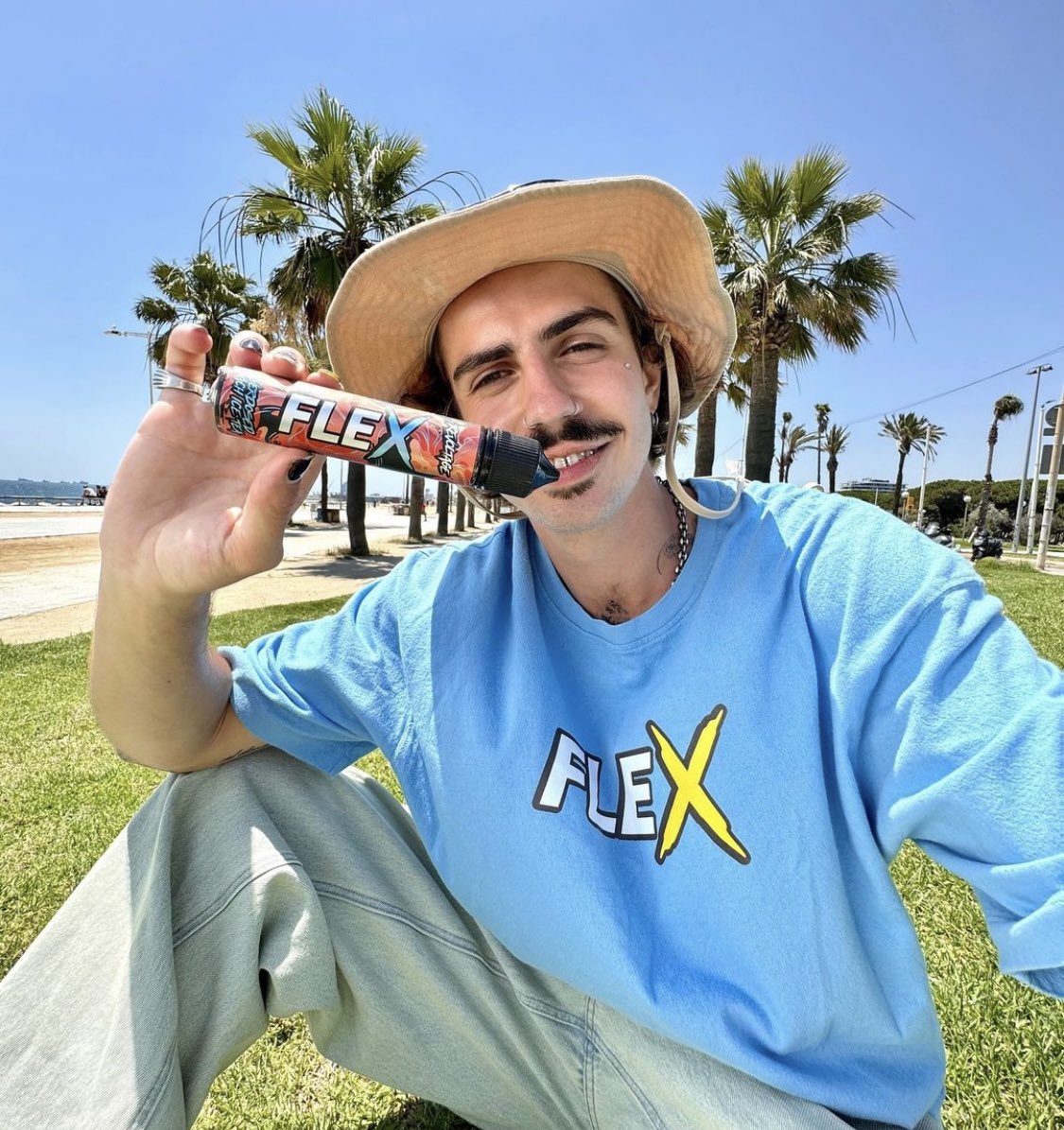 Revoltage_rocks's tweet photo. ⚡️It's time to FLEX⚡️
Try our new Overdosed Peach Ice tea now! 😜
#flex #itstimetoflex #flexjuice #flexliquid https://t.co/8VmJbNyvu9