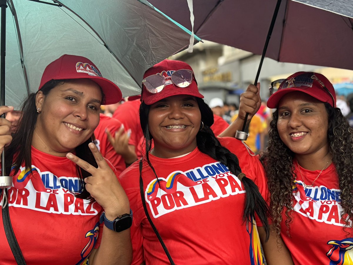 Sintrapepf_Org's tweet image. 📌 Nuestro compromiso es firme, nuestra lealtad es sincera. ¡Con Maduro por el futuro de Venezuela! 🇻🇪

@NicolasMaduro 
@TellecheaRuiz 
@elguerrero9523