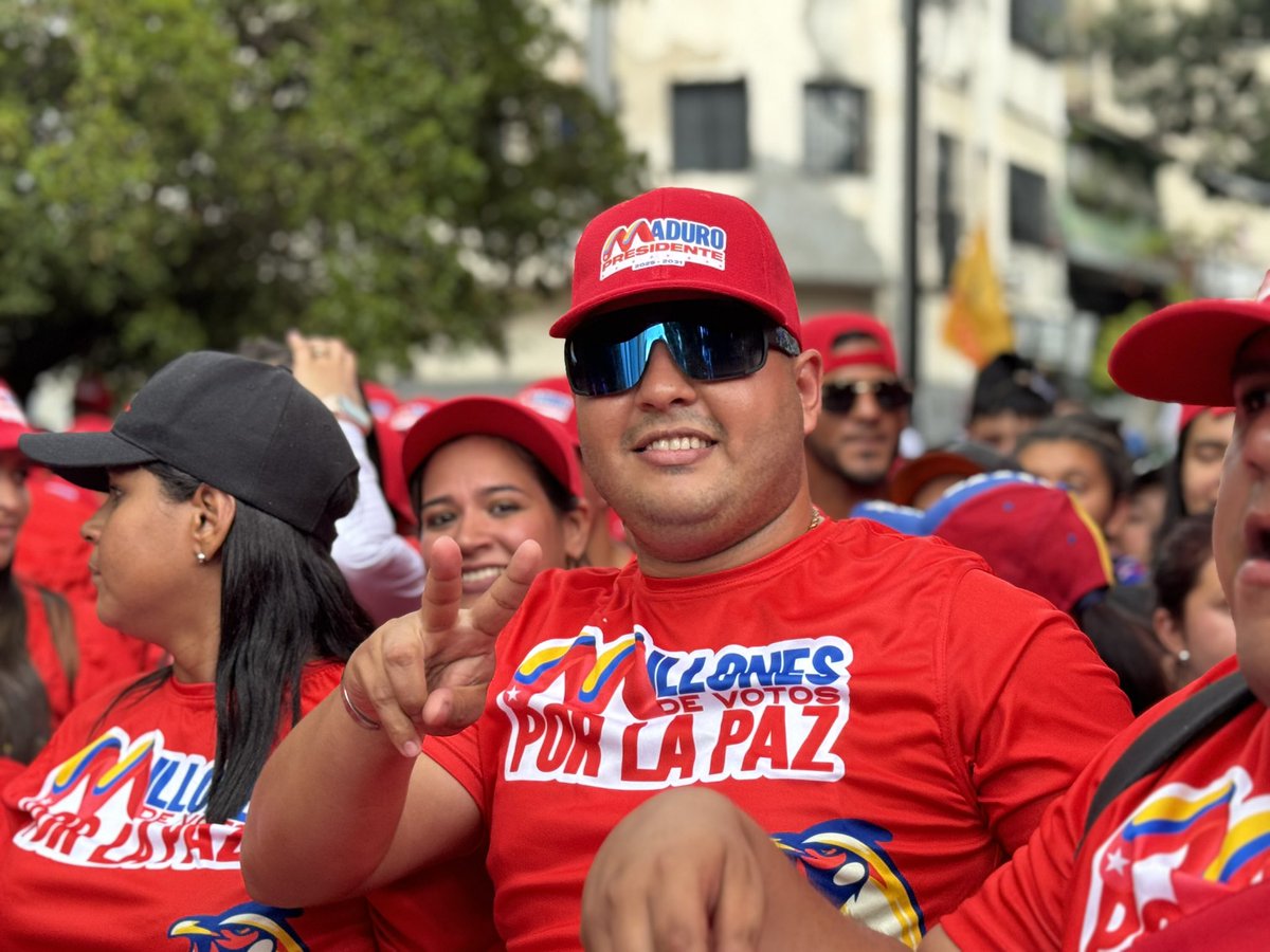 Sintrapepf_Org's tweet image. 📌 Jóvenes petroquímicos unidos en una sola voz: ¡Nicolás Maduro, nuestro presidente! 🇻🇪

#JuventudPorMaduro

@NicolasMaduro 
@TellecheaRuiz 
@elguerrero9523
