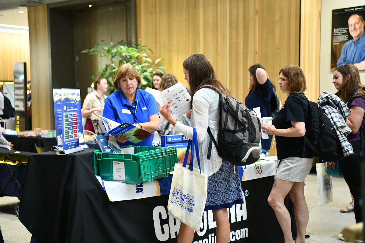 Visiting with exhibitors to learn about STEM resources for Montana teachers!

#SSI24

#TeachScienceMT

<a href="/CarolinaBio/">Carolina Biological</a>
