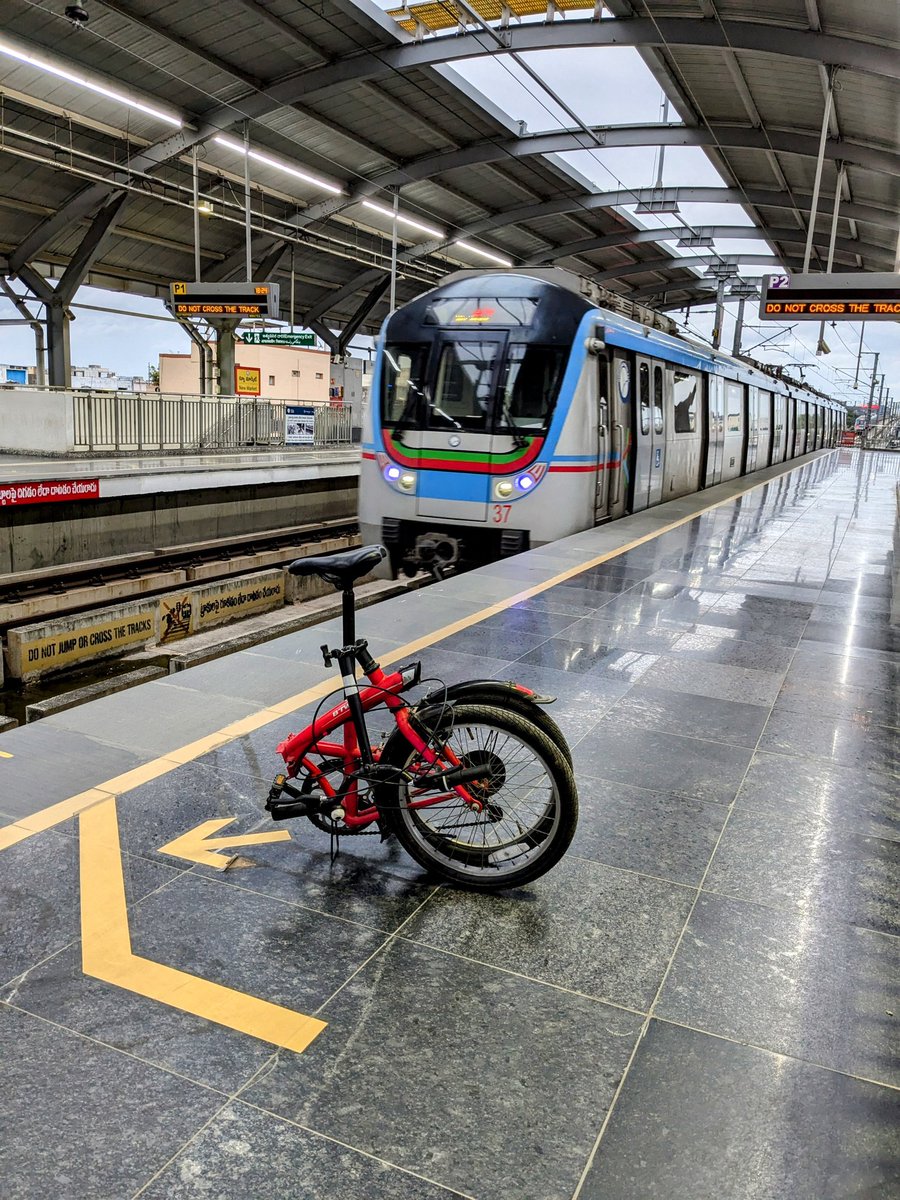 steelstreetbikr's tweet photo. #cyclist #lifeinametro #cycletowork #commute #foldablecycle #tinysteeltoy #justlikeatrolleybag #tilt120
@HiHyderabad https://t.co/IIlKMw3lmH