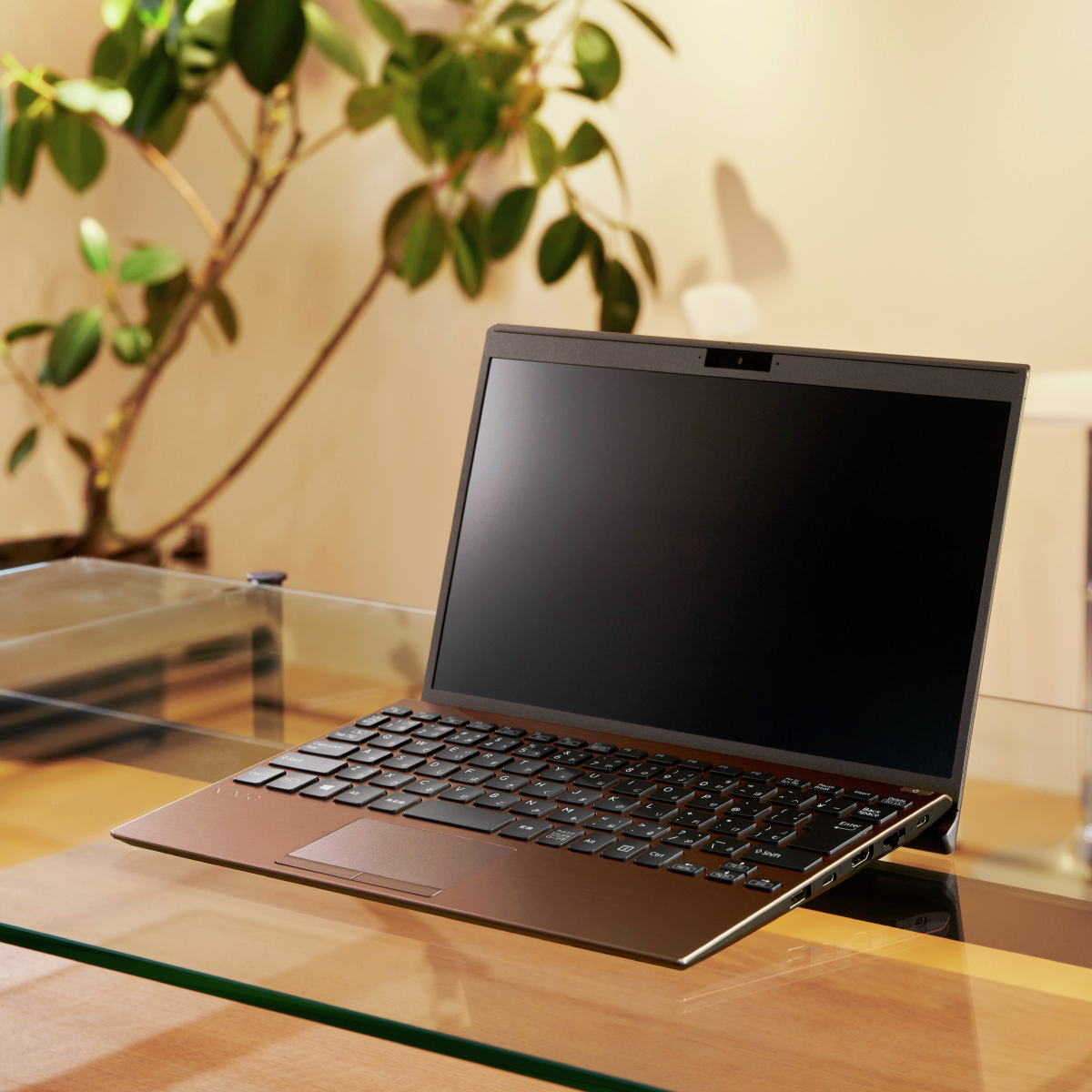 PressVaio's tweet image. 今日は #WorldWideWebの日
みなさんは普段どのようなデバイスでインターネットを利用しますか？
家でも外でも使える、VAIO PCはいかが？

最新のVAIO PCはこちら👇
vaio.com/products/#pc