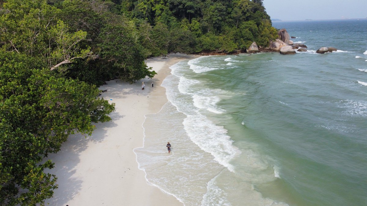 NikShariff92's tweet photo. Short Escape to Pangkor Island 🏝️
✨𝒷𝓊𝒹𝑔𝑒𝓉 𝒻𝓇𝒾𝑒𝓃𝒹𝓁𝓎✨

Cantik jugak pulau ni! Tak cukup 3H2M😫

Since this was my first time going to Pangkor Island. 

Here’s a thread — https://t.co/72FsOJsahX