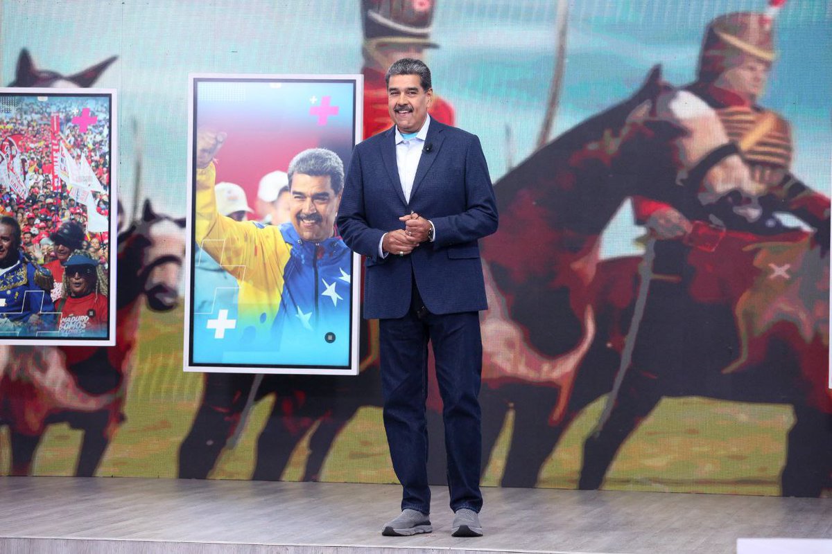 #Ahora Pdte. <a href="/NicolasMaduro/">Nicolás Maduro</a>: Tenemos que defender a Venezuela de las manos del sionismo.

#05Ago
#ConMaduroMenosWhatsApp