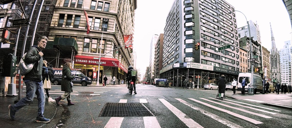 luxplays's tweet photo. #NYC https://t.co/rmk23LG6LM