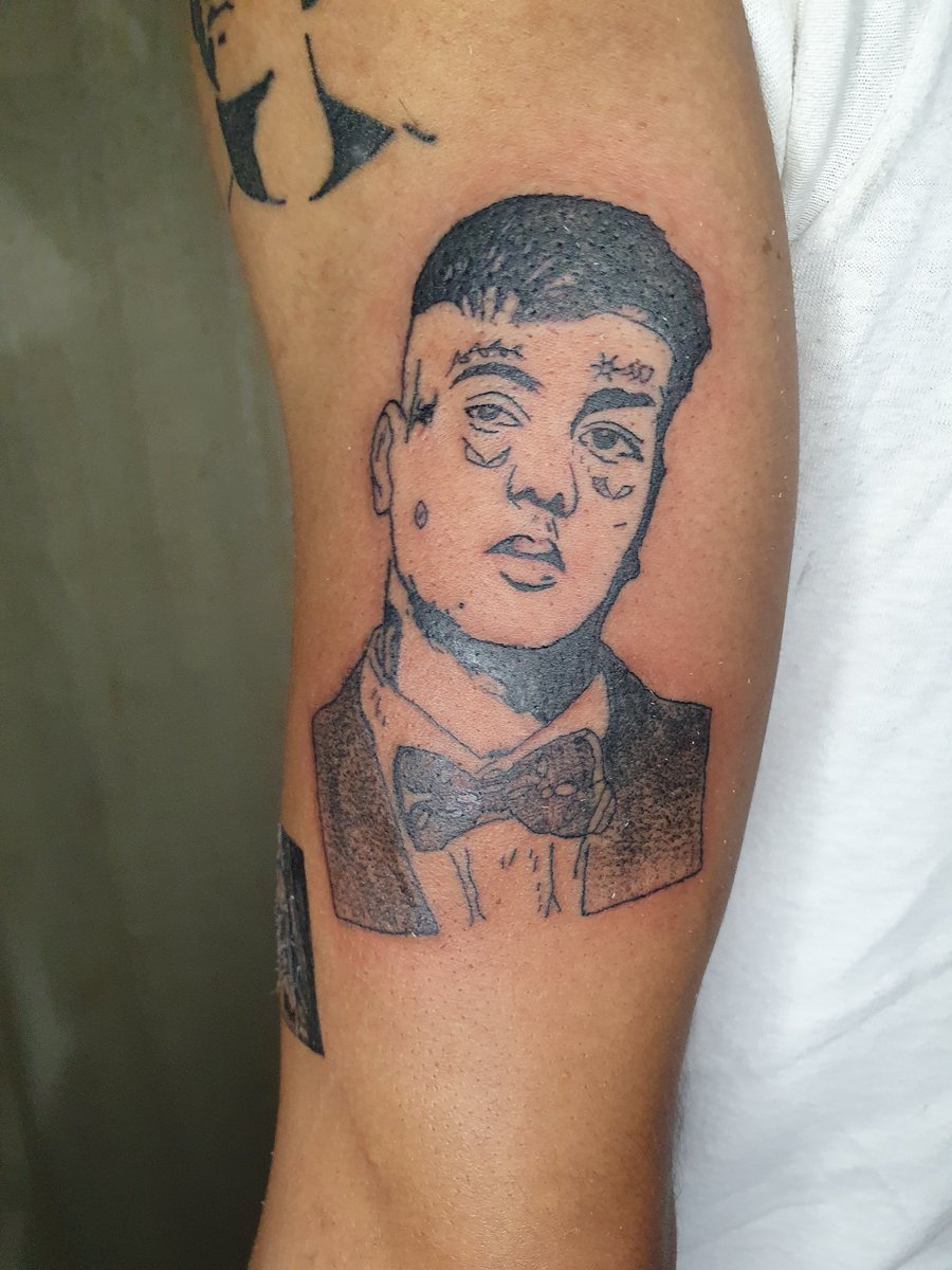 Santiagoloco22's tweet photo. Te voy a llevar en la piel y en mis oidos toda la vida @DukiSSJ 

Ayúdenme a que lo vea por favor😭
@inj.juice (instagram) gracias por tu trabajo. https://t.co/frFVETGl2j