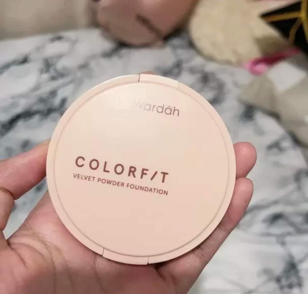 spill_spil's tweet photo. Akhirnya nemuin bedak yg bisa nutupin dosa2 diw4jah😍😍
Asli sih bekas2 jerawat  dan noda hitam ketutup sempurna🤩
Sesuka itu sama bedaknya🫶, best bangettt❤️❤️
Beli disini yg ori 
https://t.co/sDVkHX0bLm
https://t.co/sDVkHX0bLm https://t.co/vmh3eqy9nl