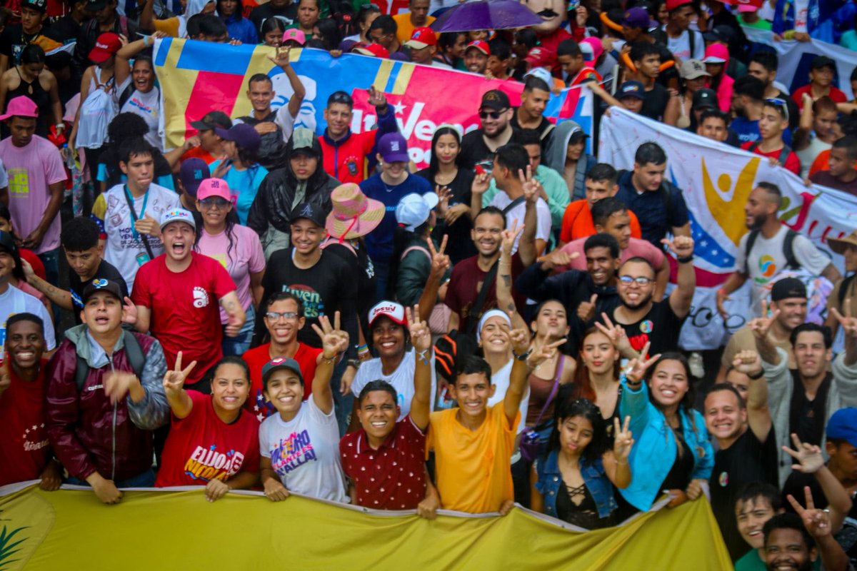 A los amargados y apellidos, le duele que la juventud venezolana también sea leal al Presidente <a href="/NicolasMaduro/">Nicolás Maduro</a>. 

#PatriaSoberanaYPlena
#5Ago