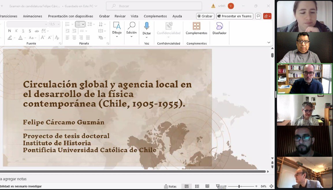 🥳 ¡Tenemos nuevo Candidato a Doctor en <a href="/Historia_UC/">Instituto de Historia UC</a>! Felipe Cárcamo [<a href="/FelipepileFa/">Felipe</a>] defendió hoy su proyecto de tesis sobre Chile🇨🇱 en el desarrollo global de la Física entre 1905 y 1955.

Gisela Mateos (UNAM)🇲🇽 y Jürgen Renn (Max Planck Institute)🇩🇪 le otorgaron la nota máxima.
