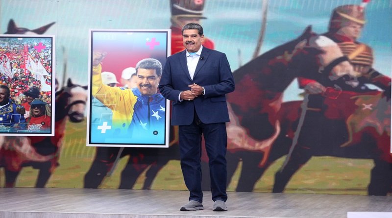 PartidoPSUV's tweet photo. Tercera temporada de Con Maduro+ inicia con celebración del bicentenario de Junín
https://t.co/8S2U02oBme

#PatriaSoberanaYPlena https://t.co/tMoi3S7ywt