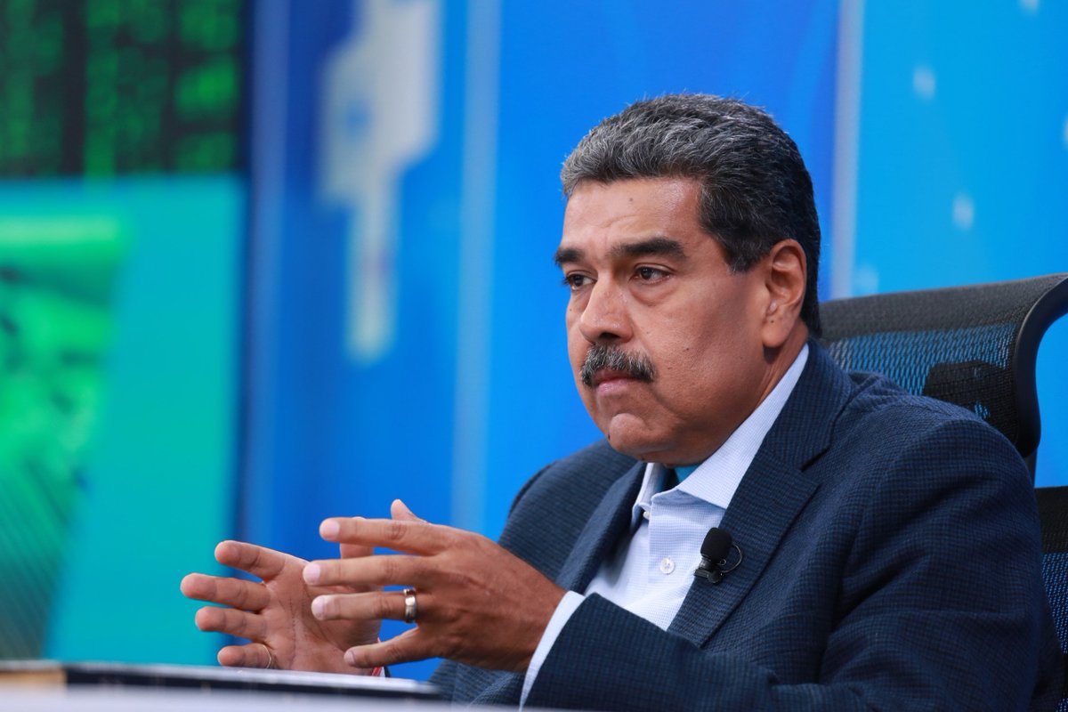 #EnFoto📸| Pdte. <a href="/NicolasMaduro/">Nicolás Maduro</a> se puso a disposición para asistir a los llamados por la Interposición del Recurso de Amparo ante la Sala Electoral del Tribunal Supremo de Justicia.

#ConMaduroMenosWhatsApp