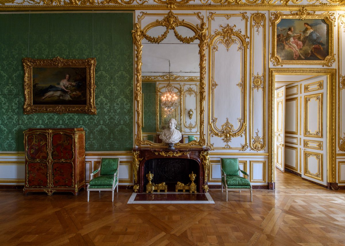 CVersailles's tweet photo. 🇫🇷✨ Versailles vous accueille plus beau que jamais ! La récente restauration de l’appartement du Dauphin en 2022 a fait revivre ces lieux. Venez les découvrir !

👉 https://t.co/USjL7kbNIL https://t.co/oNPAr3yEsQ