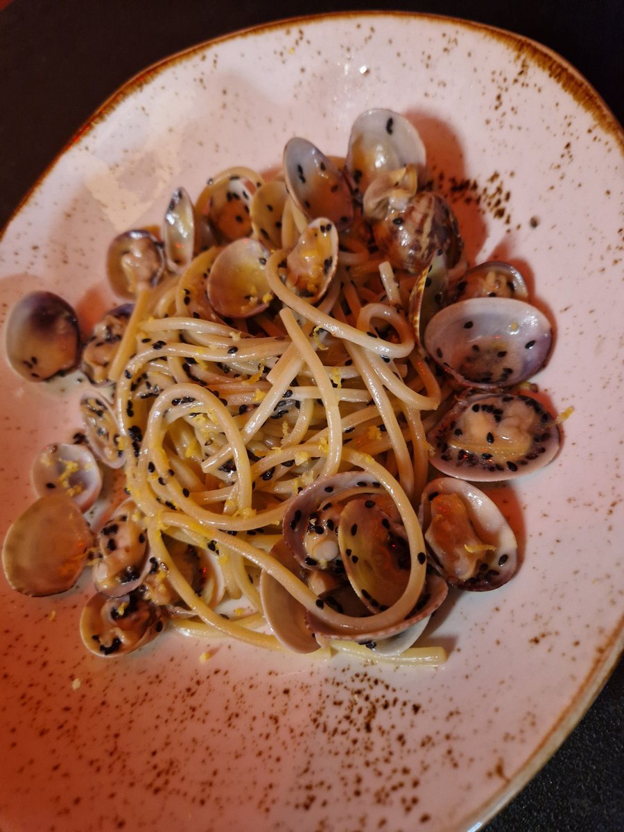 IFAOBistrot's tweet photo. Buongiorno dal FIORE ALL'OCCHIELLO BISTROT 🌼  #spaghettoni #telline #limone #sesamo #IlFioreallocchielloBistrot #Roma #Rome #Garbatella #Sanpaolo #viacostantino24a #ristotante #ristoranti #RestaurantLife #foodblogger #fotografia #foodporn #bistrot #vino https://t.co/tiHLLz7NeV