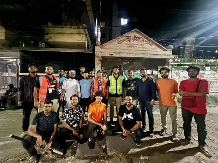 06-08-2024
General students and madrasa students stayed up all night guarding various religious institutions in Mohammadpur and Rayerbazar, Dhaka.
#ProtectMinorities #ProtectAllFaiths #SafeBangladesh #NationalUnity #CommunalHarmony #HindusAreSafeInBangladesh