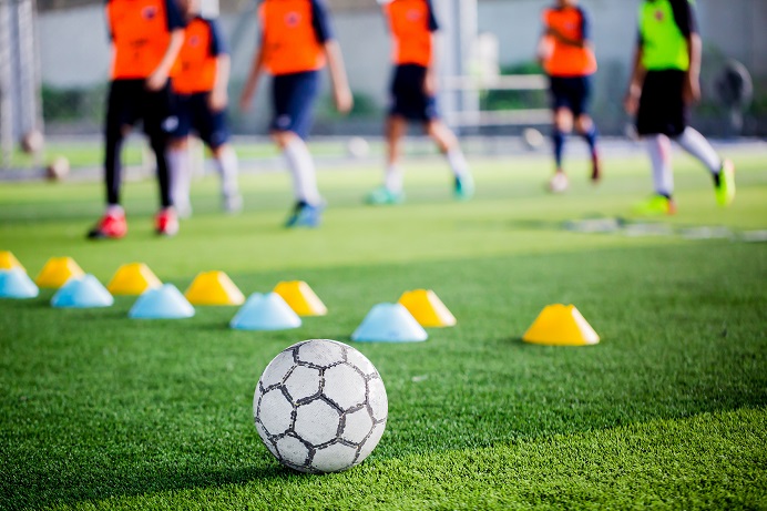 socio1097's tweet photo. 5 semaines de Préparation physique - Foot Amateur

C’est l’heure de la reprise pour le football amateur. Les championnats régionaux reprenant début septembre, voici quelques conseils pour intégrer du contenu athlétique dans votre planification sportive.