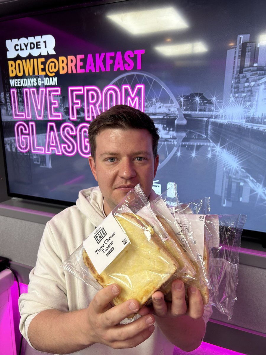 Clyde 1 (@1025clyde1) on Twitter photo π₯ͺ <a href="/radiogrant/">Grant Thomson</a> has just unboxed his Β£2.50 <a href="/TooGoodToGo/">Too Good To Go</a> bag and has ended up with 4 toasties!
π What will he get from the Nisa in Paisley today? π₯ͺ <a href="/radiogrant/">Grant Thomson</a> has just unboxed his Β£2.50 <a href="/TooGoodToGo/">Too Good To Go</a> bag and has ended up with 4 toasties!
π What will he get from the Nisa in Paisley today?