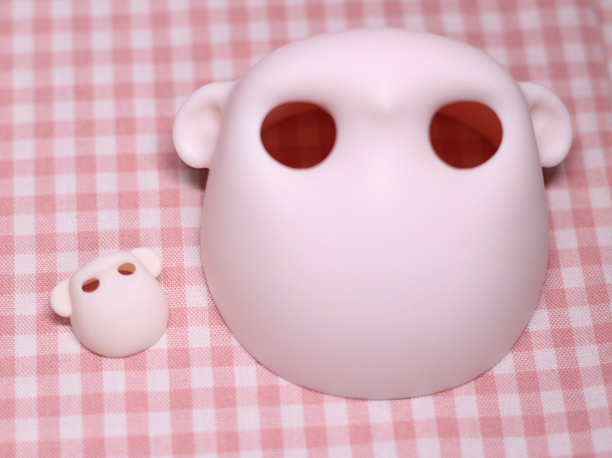 메가푸딩과 함께 코팅중인데 크기차이가 너무 커서 웃김..!