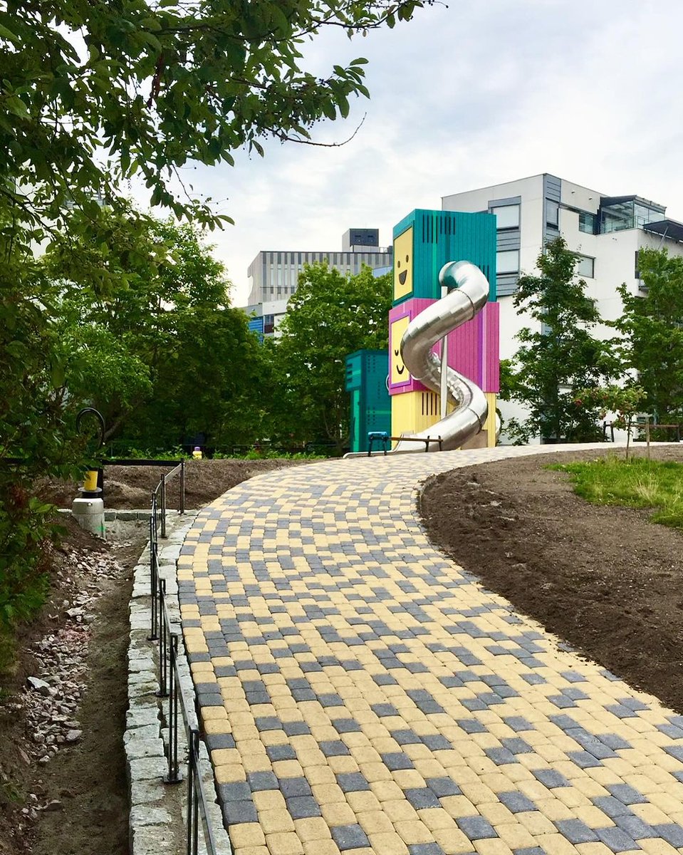 New photos from the construction site - I love how the path is shaping up.. 

Pictures by Näkymä Oy