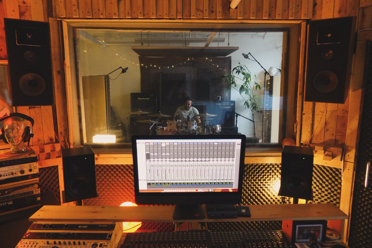 @dan_hudson_drums with about 100 snares today 
.
whitebearstudios.co.uk
.
#recordingstudiomanchester
#musicproduction #musicproducer 
#manchesterrecordingstudio 
#mixingengineer