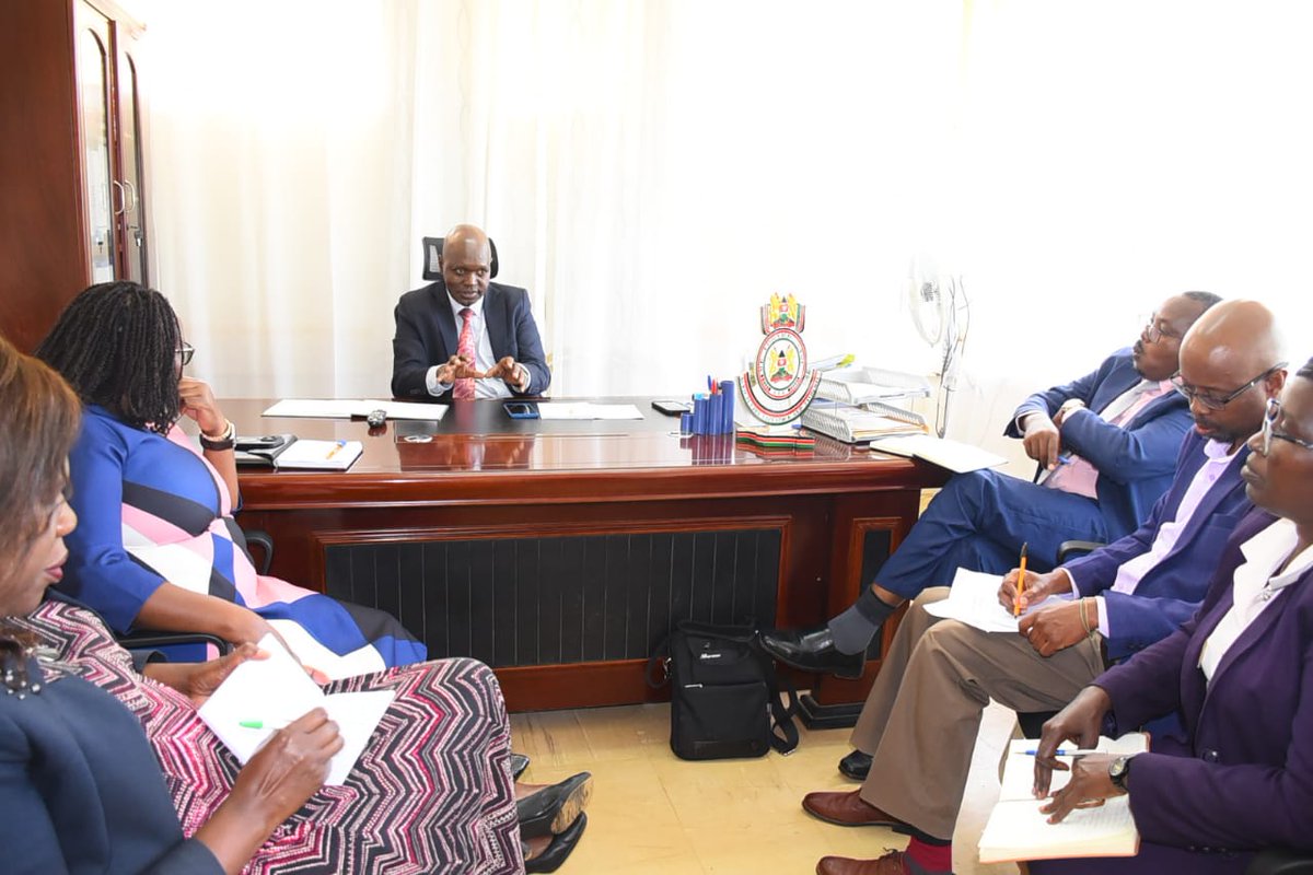 wrscke's tweet image. WRSC led by Ag. CEO/Registrar @komenlucy, and @UGC_TheChampion team led by the CECM for Agriculture, Mr. Edward Sawe held discussions on Maize aggregation and Warehousing ahead of the harvest season. 
#NAVCDP #warehousing #Aggregation #postharvestmanagement 
@MITIKenya