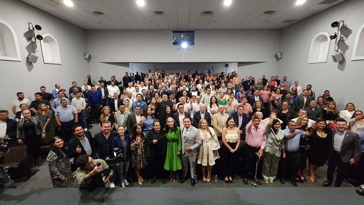 ¡Hoy es un día muy especial!, quiero compartir con ustedes la emoción y el orgullo que siento al presentar mi tercer informe legislativo de actividades como diputada federal de la <a href="/BancadaNaranjaD/">Bancada Naranja 🔸D</a>.