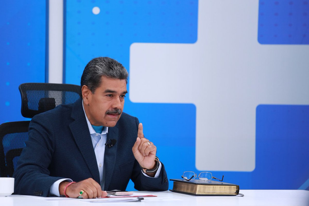 Entérate 🇻🇪📱

 Pdte. <a href="/NicolasMaduro/">Nicolás Maduro</a>: Estados Unidos es el único país que produce Internet. 

Así, domina al mundo, ahora, a través de las plataformas tecnológicas.

#5Ago
#ConMaduroMenosWhatsApp