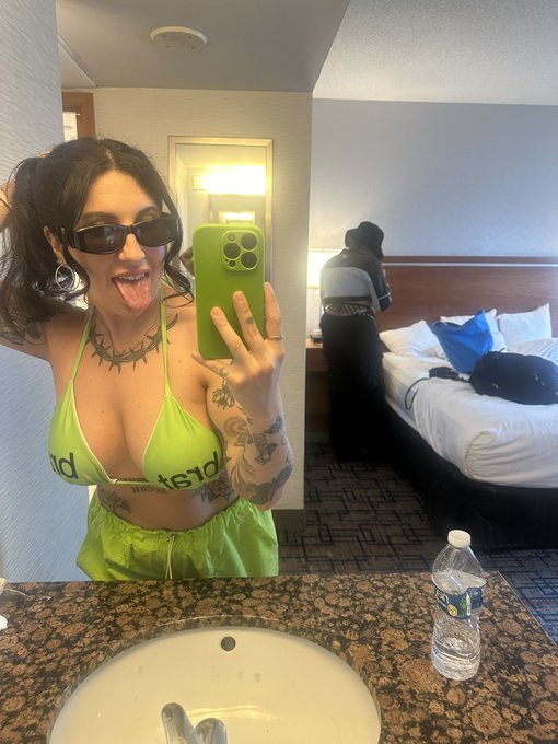 Twitter didn't get my fit pics all weekend https://t.co/eXSahSm96r