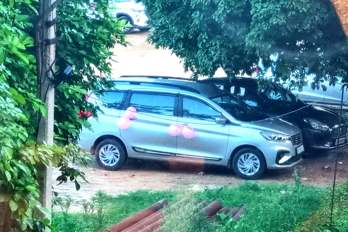Dr Saurabh Lall (@drsaurabhlall) on Twitter photo A peek out of the window of my office stirs me into a state of Ambivalence. While hospitals are usually not happy places, visuals like these reaffirm the 'circle of life'; where some sadly part with their loved ones & others euphorically go home with one.
Godspeed, little girl ☺️ A peek out of the window of my office stirs me into a state of Ambivalence. While hospitals are usually not happy places, visuals like these reaffirm the 'circle of life'; where some sadly part with their loved ones & others euphorically go home with one.
Godspeed, little girl ☺️