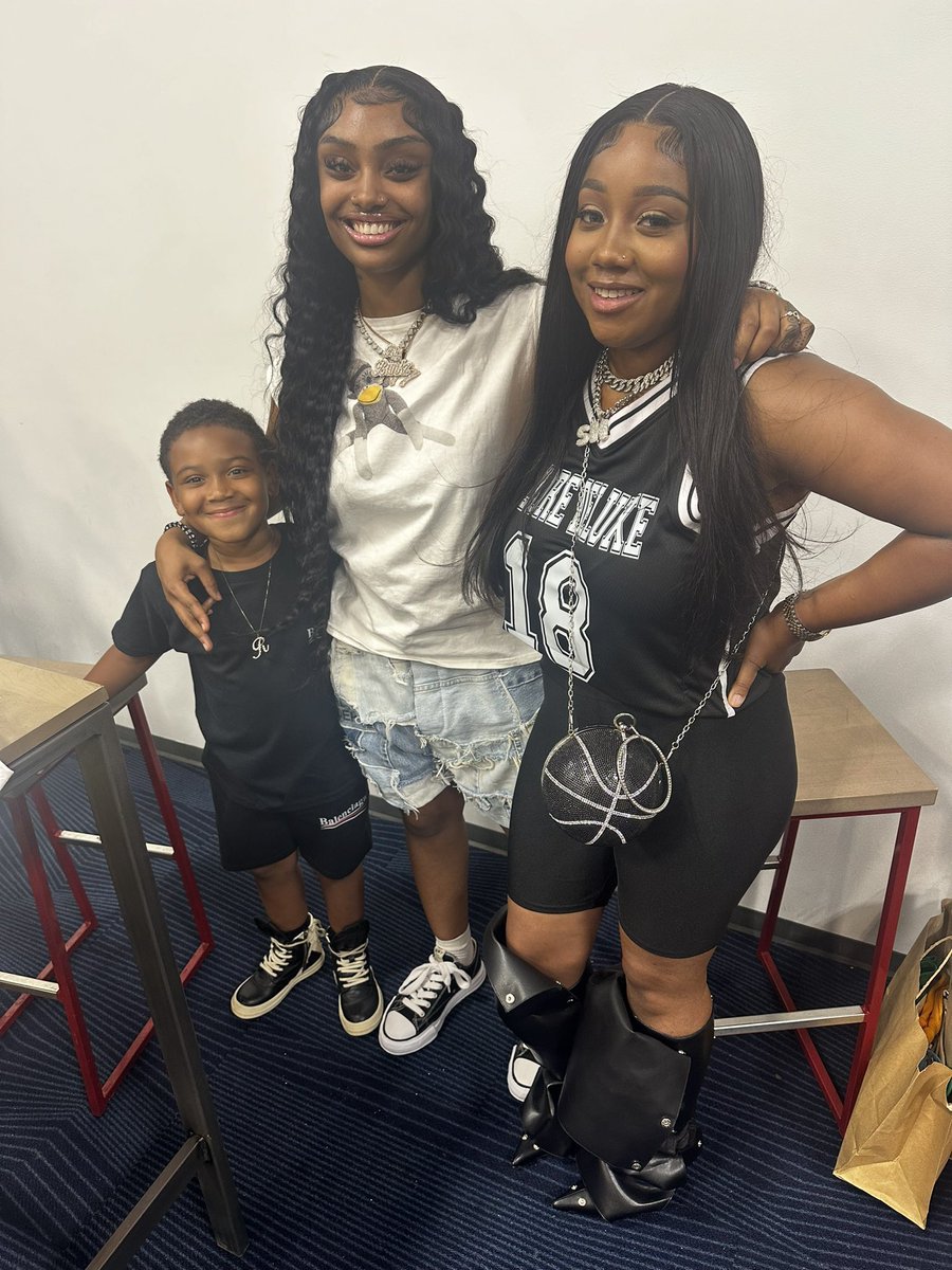 MsGaloree's tweet photo. Shop &amp; Follow @Galoredeluxeofficial on instagram 🫶🏻 https://t.co/hpyCM4pkkM 
Take Your Son to work with you as a CEO https://t.co/6o6pnLyLHs