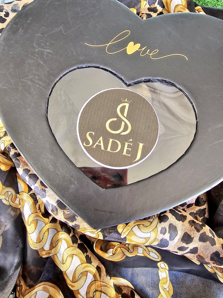 SpiceGoddess143's tweet photo. Such a stunning #PRDROP madly in love with Arab perfumes ! https://t.co/xI5luzd8HA