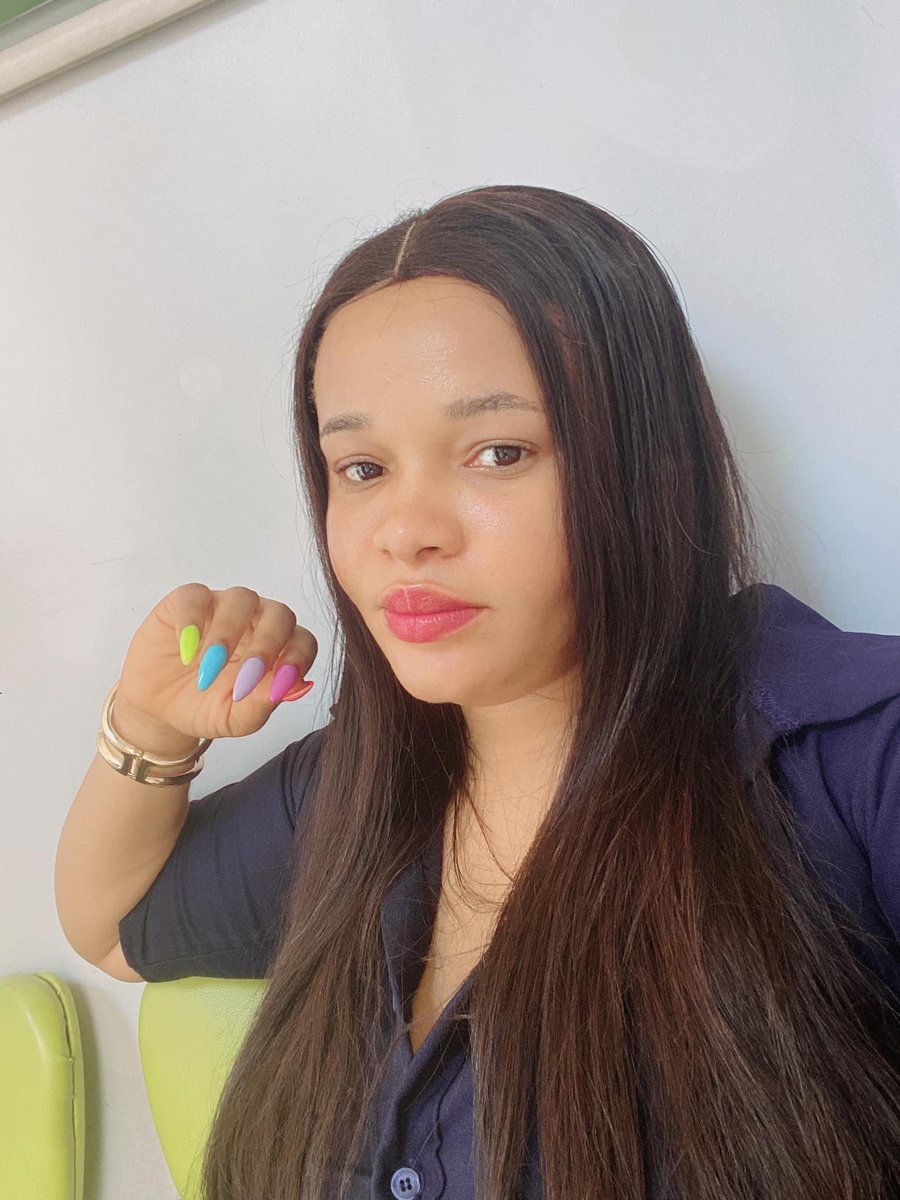 MbazimaThomason's tweet photo. So ladies no longer want to take their children after divorce,this particular lady said she is leaving her three kids for her husband ,that the husband will be getting full custody of their kids,that she will go back to default settings of being a hot babe,that she doesn’t mind paying for child support and seeing them only on weekends cause she will always go on vacations.