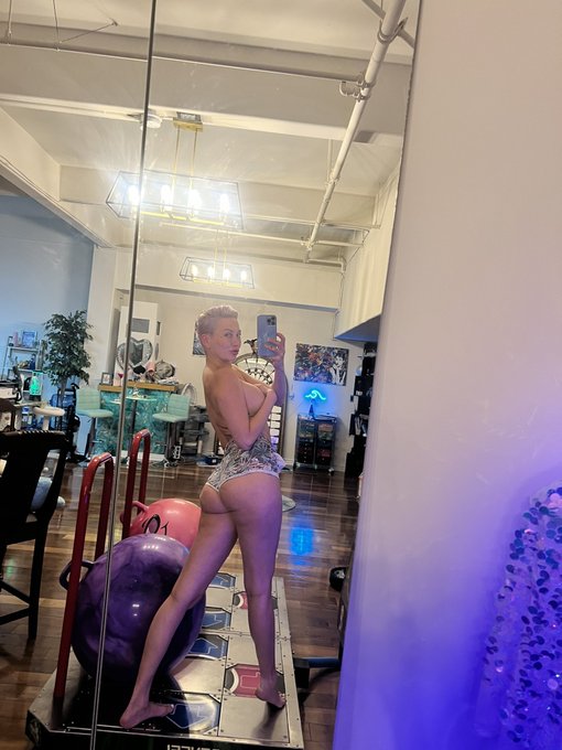 So my pants no longer really fit me, but my shorts though&hellip;. 👀 https://t.co/prF4KfhkC1<a href="/tag/chudai"class="tags"><span>#chudai</span></a>