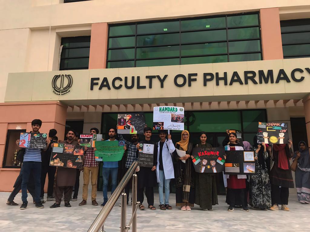iDrMaryam's tweet image. -United for a cause, marching as one!
Hamdard University’s departments stood in solidarity with Kashmir, raising voices for freedom &amp;amp; justice.

#KashmirSolidarity #HamdardUniversity #UnityForKashmir #StandWithKashmir