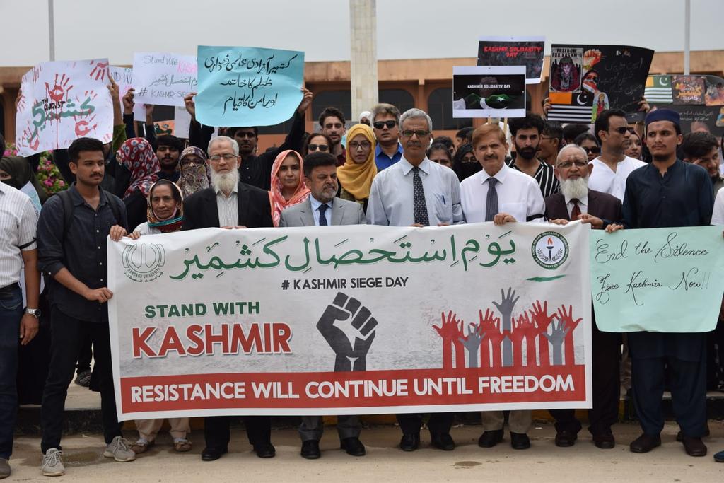 iDrMaryam's tweet image. -United for a cause, marching as one!
Hamdard University’s departments stood in solidarity with Kashmir, raising voices for freedom &amp;amp; justice.

#KashmirSolidarity #HamdardUniversity #UnityForKashmir #StandWithKashmir