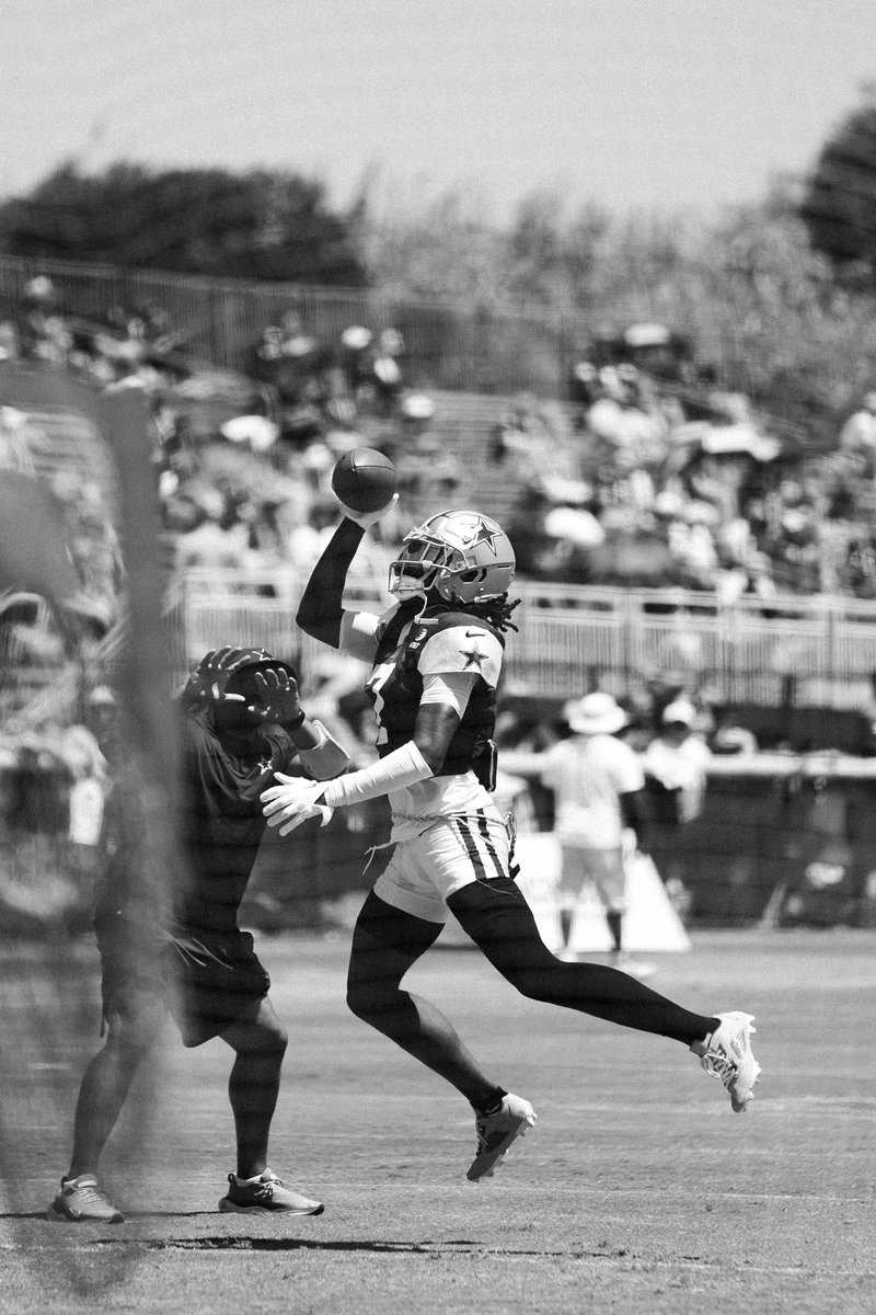 dannychavezllc's tweet photo. Been a min but HE’S BACK !!! 🏝️📸 @TrevonDiggs https://t.co/xO0tx18cUU