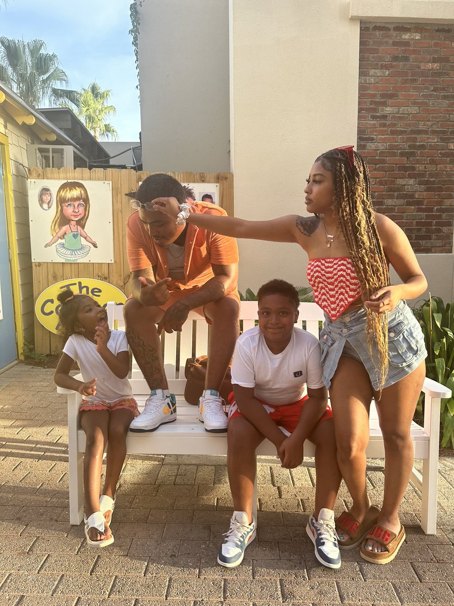 justtrece's tweet photo. I think I like this little life …. #MyProudFamily 💙 https://t.co/JKBnxgWM3t