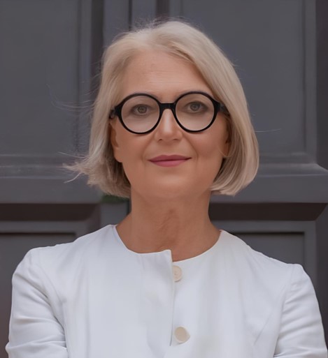 IIfetc's tweet image. KEYNOTE SPEAKER ANNOUNCEMENT: We are delighted that Prof. Luisa Torsi @luisa_torsi will join us at IFETC 2024 as a keynote speaker. Join us for her talk "Point-Of-Care Ultra-Portable Single-Molecule Bioassays for One-Health" ifetc2024.org