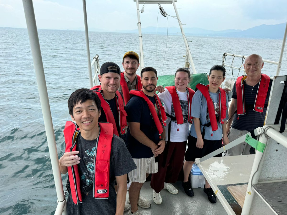 yokadzaki's tweet image. Joint sampling in Lake Biwa with people from @limnostation !