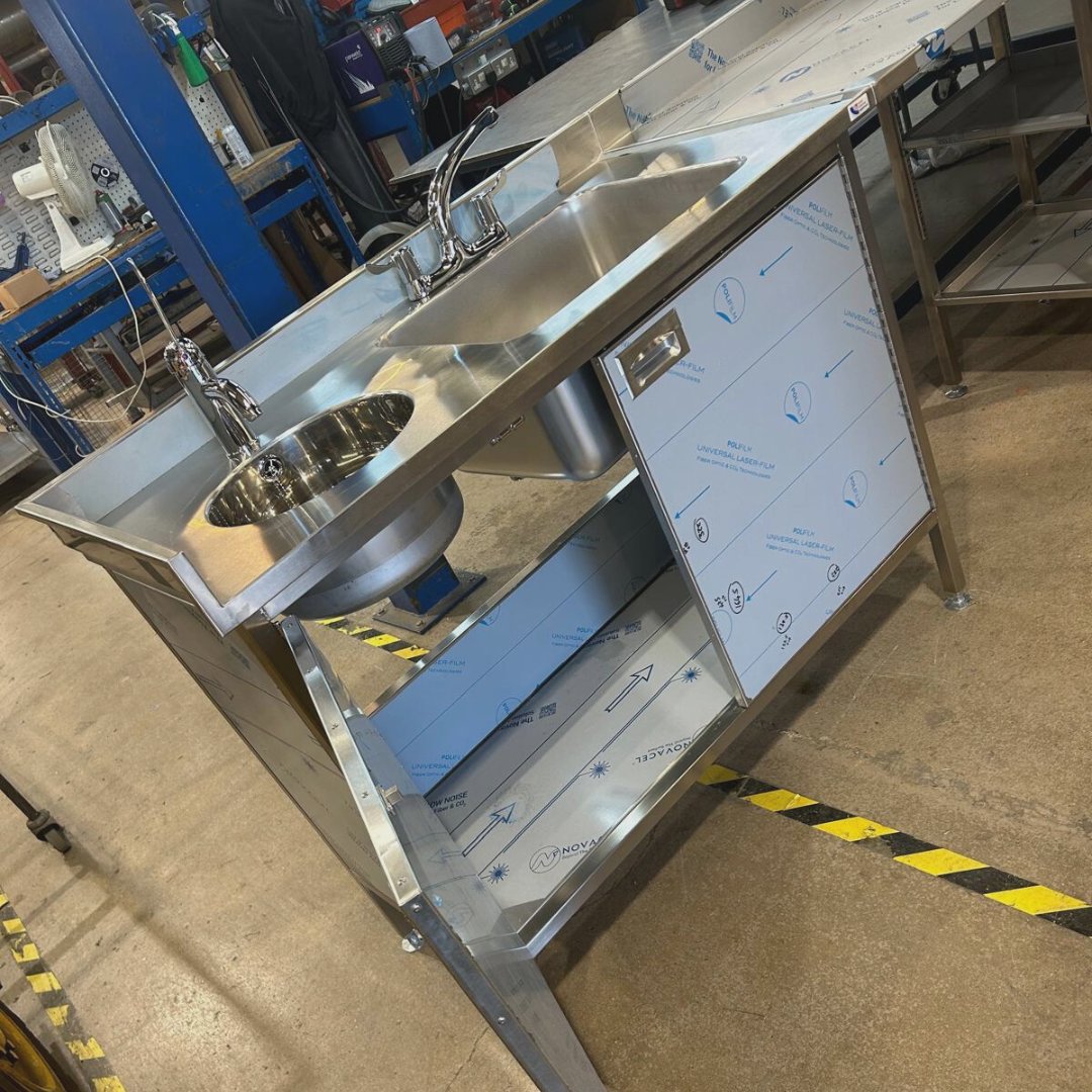 TargetCatering's tweet image. Targets Bespoke Stainless Steel Fabrication 🧑‍🏭 customised to suit any space, any where 🔥

Get a quote today!  01452 410447 or email 📧 Enquiries@targetcatering.co.uk for more information and prices🎯