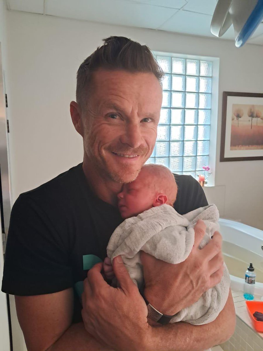 He’s here! 
🩵Gustav Stephan Bosman 
💚5-08-2024
⚖️3,095kg
📏52cm