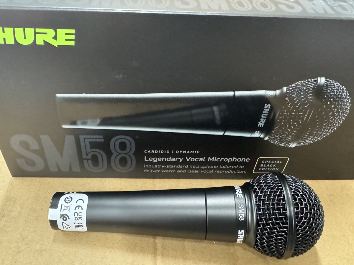 SHURE　SM58の全身真っ黒ボディ　SM58-BLK　限定入荷しました。詳しくは弊社営業担当までどうぞ。
#SM58BLK