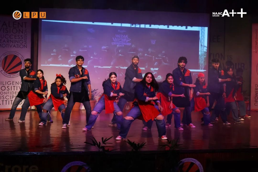 lpuuniversity's tweet photo. Our #FreshmenInduction featured some scintillating exhibits of Music and Dance by our brilliantly talented Vertos!
Swipe left for some unforgettable glimpses captured during the amazing performances that made the audience feel joyous and enchanted. https://t.co/dIQ440kbns