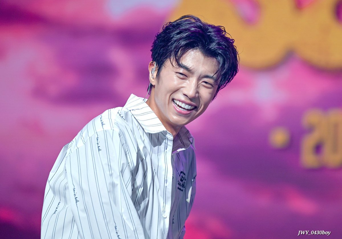 JWY_0430boy's tweet photo. 햇살강쥐🌞
웃는거 너무너무 예뻐

#장우영 #우영 #WOOYOUNG
#BE_YOUNG https://t.co/8LxWko0Tbw