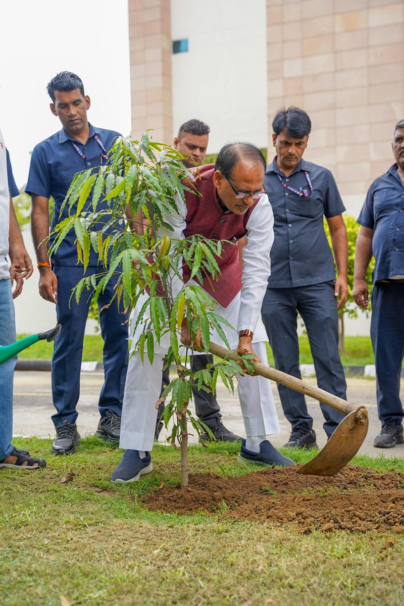 Shivraj Singh Chouhan tweet media