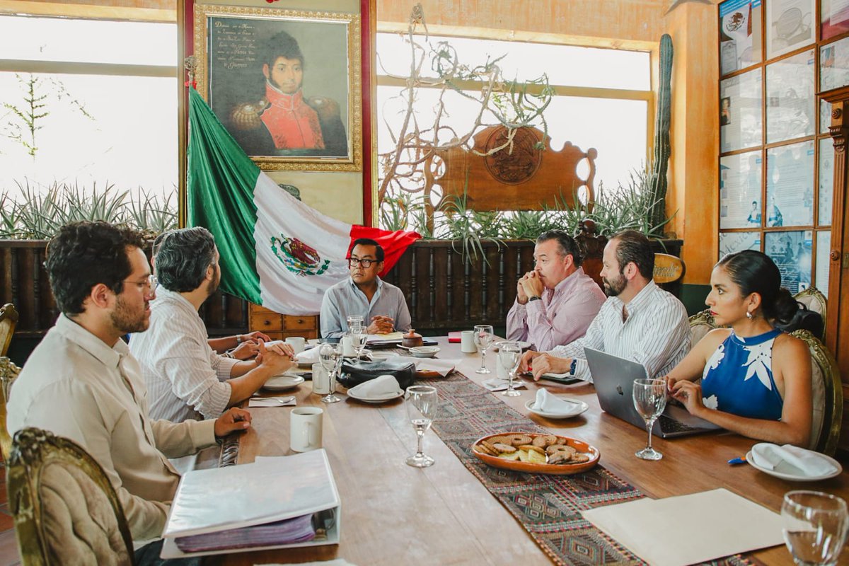 EnriqueDelRayo's tweet photo. ¡Siempre es un gusto trabajar en equipo por nuestro destino. Agradezco el espacio y amistad del Secretario @Sectur_Guerrero, @Simonquioro2, del Director del Centro #INAH Guerrero, @AMartineznunez, del Presidente electo de Taxco,  Arq. Vega y de la Delegada de Turismo zona norte! https://t.co/6CXQNqkjbl