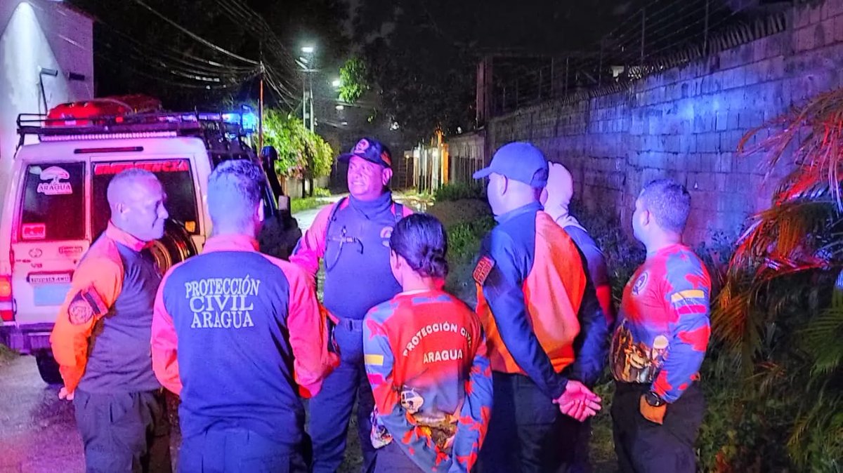 Nuestros equipos de <a href="/bomberos_aragua/">Bomberos de Aragua</a> y @Zoedanaraguapc  están desplegados por todo el estado Aragua realizando recorrido preventivo ante las lluvias activos para el resguardo y protección de la población aragueña 

<a href="/GobiernoAragua_/">Gobierno Aragua</a>
<a href="/Soykarinacarpio/">Karina Carpio</a> 
<a href="/VipresegOficial/">Viceministerio de Prevención y Seguridad Ciudadana</a>