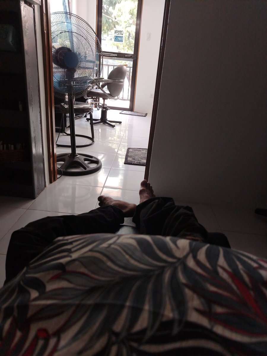 lata_mhon16066's tweet photo. Pahinga ulit..
Tra tulog habang walang clients..
#altermarikina
#alterfortune https://t.co/zdafAWyJQY