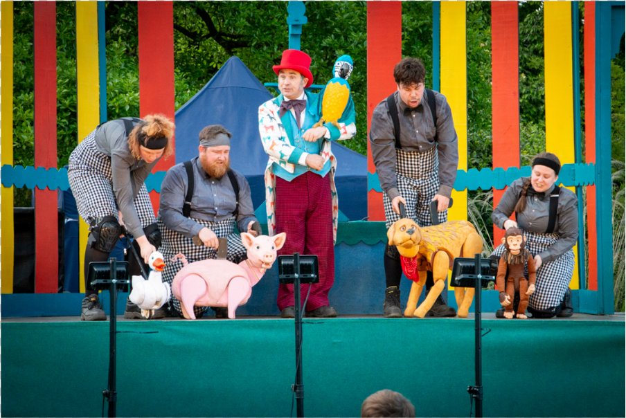 Outdoor Theatre coming to the gardens at Lowther on 14th August 5.30pm. In aid of <a href="/CalvertLakes/">Calvert Lakes</a> &amp; staged by <a href="/IllyriaTheatre/">Illyria</a> . ticketsource.co.uk/illyria/t-zzjv… - always a lovely occasion &amp; funds go to great cause. Bring picnics, chairs, smiles &amp; maybe brollies.